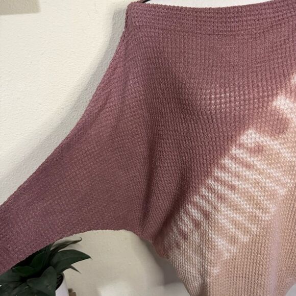 BKE Buckle Textured Off The Shoulder Top - Picture 6 of 7